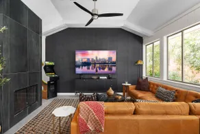 ~La Mariposa~ Best Backyard in Austin ~Sleeps 25 - Image 4