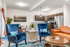 Spacious 2 bedroom/2.5 bathroom Townhome - Image 2