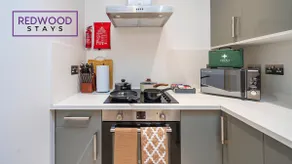 Stylish 1 Bed Flat | Pet-Friendly & Near Station - Image 5