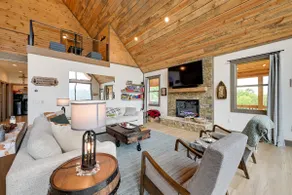 Blue Ridge Mountain-view Cabin w/ Hot Tub & Deck! - Image 5