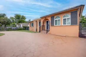 11 Mi to South Beach: Home w/ Screened Porch! - Image 2