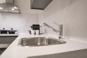 Free Parking! 1BR Loft close to Center - By T&S - Image 2