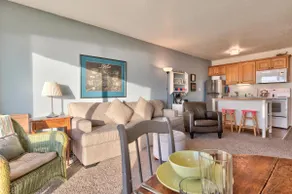 Top Floor Oceanfront Suite - Sleeps 5 - Pool and Sauna - Image 5