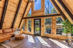 The Benison | Hot Tub, Pickleball, Kids Playhouse - Image 4
