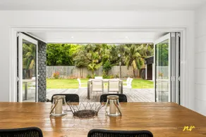 The Esplanade Indented Heads- Beach front, Luxury, Sleeps 8, Spacious, Aircon, Heating, - Image 4