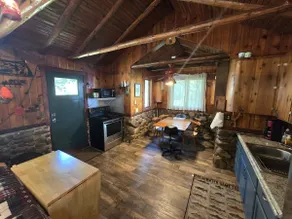 Charming 1940s Cabin on Mohawksin, Firepit, Kayaks - Image 3