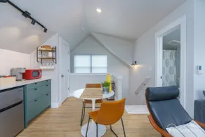 Sunny Schafer Park Guest Home - Image 2