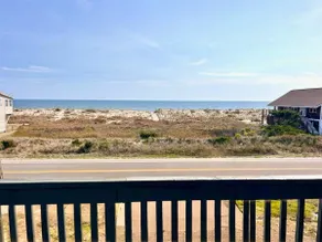 Semi Oceanfront, Steps to Beach, Cozy Cottage - Image 2