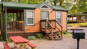 Studio Deluxe Cabin Near Pond | Sleeps 4 - Image 4