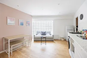 Parisian Charm 6 People, 2 Bedrooms, 19th - Image 5