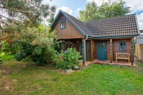 Log cabin on Verchen farm - Image 2