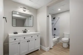 The Urban Nest - Full Kitchen, SmartTV, Wifi - Image 4