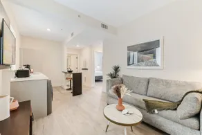 Roami at The Palace | 2 Bedroom | Queen - Image 5