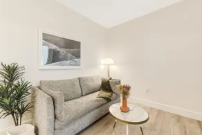 Roami at The Palace | 2 Bedroom | Queen - Image 2