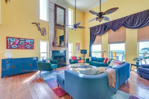 Beachfront Home w/ Deck + Views in Freeport! - Image 4