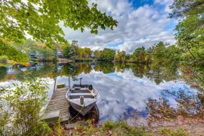 Idyllic Lakefront Cottage Near Mount Sunapee - Image 2