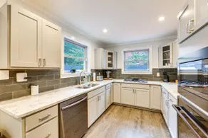 1 Mi to Dtwn: Walkable Gem in Pittsburgh - Image 2