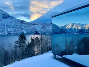 Glimre Romsdal - Exclusive Mirror House in Romsdal - Image 2