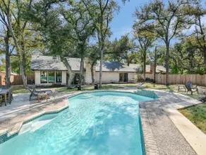 Broadmeade Bungalow - Private Pool & Fire Pit - Image 2