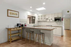 Charming 3-Bed Family Home with Amazing Garden - Image 4