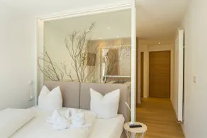 Chic & Spacious Alpine Escape - Image 2