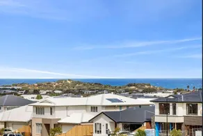 Spacious family home with pool and ocean views - Image 2