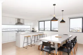 Spacious family home with pool and ocean views - Image 4