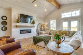 Hope Retreat w/ Furnished Deck Near Parks! - Image 4