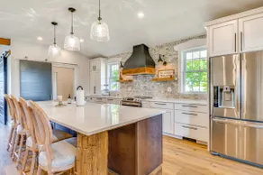 Hope Retreat w/ Furnished Deck Near Parks! - Image 2