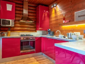 Independent chalet with panoramic forest view - Image 4