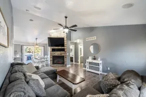 Huge Home, Gym, Game Room, Spa, BBQ, Near I-35 - Image 5
