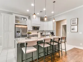 Modern Comfort on SE 38th St - Image 2