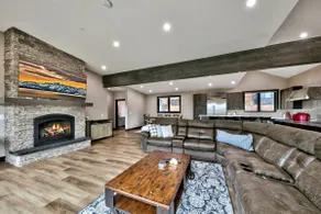 Luxe62 Zephyr Cove Lakeview W pool table - Image 2