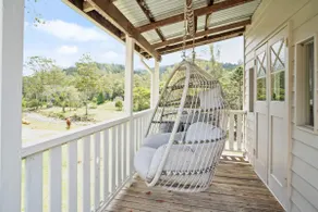 Bellbird Rise Off-Grid Cottage - Image 2