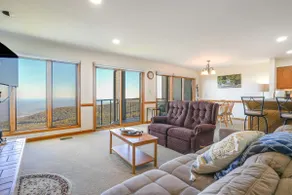 1 Mi to Wintergreen Resort: Mtn-view Condo! - Image 2