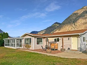 Blush Bliss – Herrera Vineyard Estate Home - Image 2