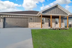 Modern 4-Bedroom Home Close to Downtown Crowley! - Image 5