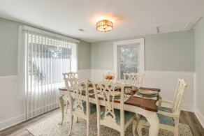 Small-town Charm & Local Dining: Home in Burgaw! - Image 3