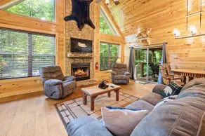 Pet Friendly with Huge Yard! Secluded Stay - Image 2