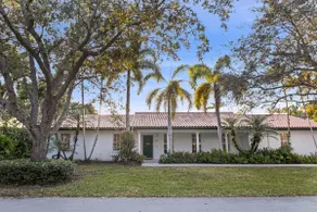 Tranquil Heirloom Hideaway Pool in South Miami - Image 5