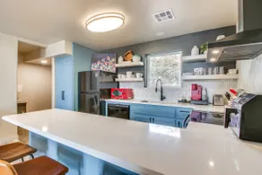 Modern Mtn-view Designer Home in Medicine Park - Image 5