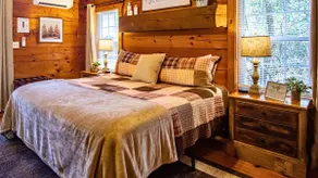 Romantic Cabin Near Helen: Hot Tub + Fireplace - Image 4