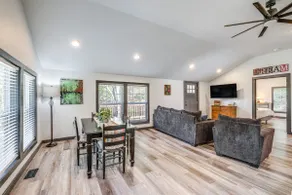 2 Mi to Warm Springs Pools: Home w/ Large Yard! - Image 4