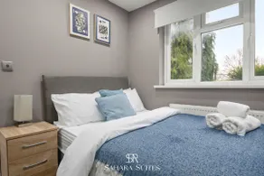 Luxury 5-BR Home - Reading Centre - Monthly Stays & Parking - Image 2
