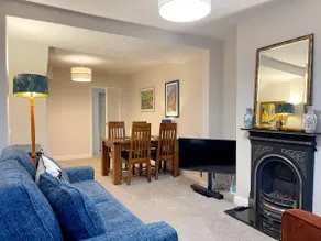 Stylish cottage in vibrant riverside village - Image 2