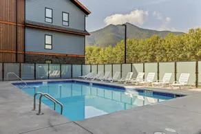 Mountain View | Outdoor Pool | Hot Tub | Brand New - Image 4