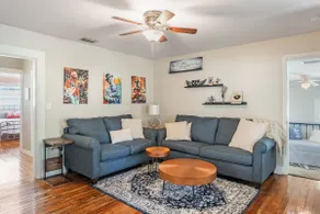 Sanford's Haven, 3 bedroom, Sleeps 7 - Image 2