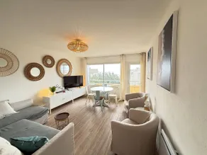 Sea View and Beach at Your Feet Bright Apartment - Image 4