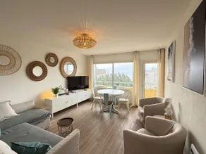 Sea View and Beach at Your Feet Bright Apartment - Image 2