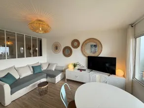 Sea View and Beach at Your Feet Bright Apartment - Image 5